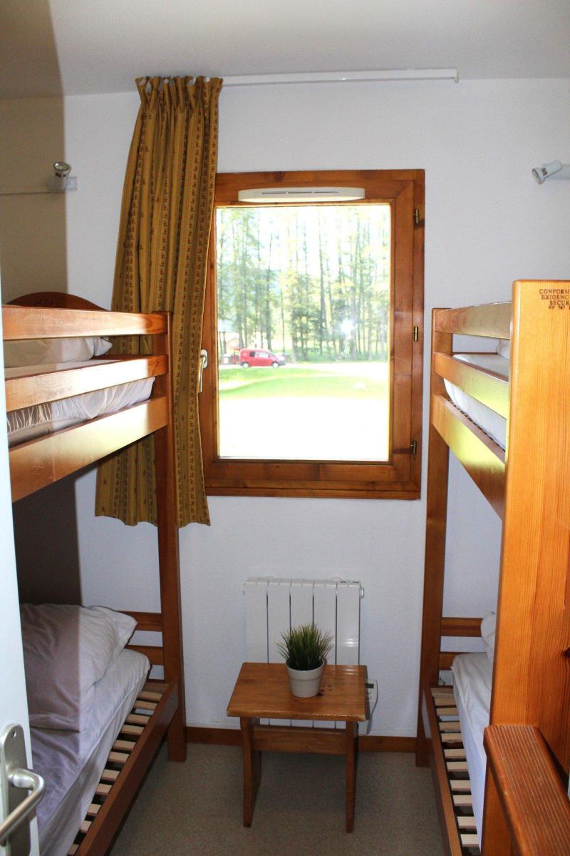 Wynajem na narty Apartament 4 pokojowy 10 osób (DP45) - Les Chalets de SuperD Dauphinelle - Superdévoluy - Pokój gościnny