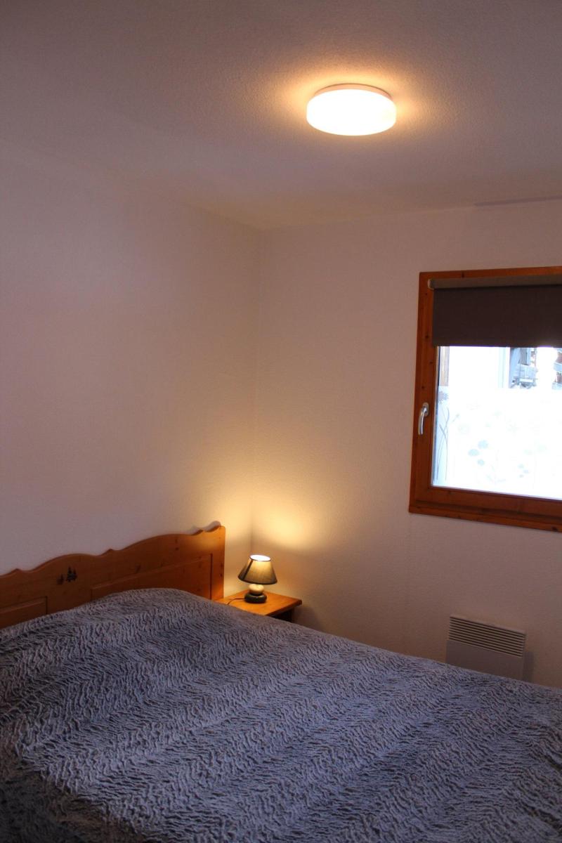 Rent in ski resort 3 room apartment sleeping corner 8 people (FR13) - Les Chalets de SuperD Fraxinelle - Superdévoluy - Bedroom