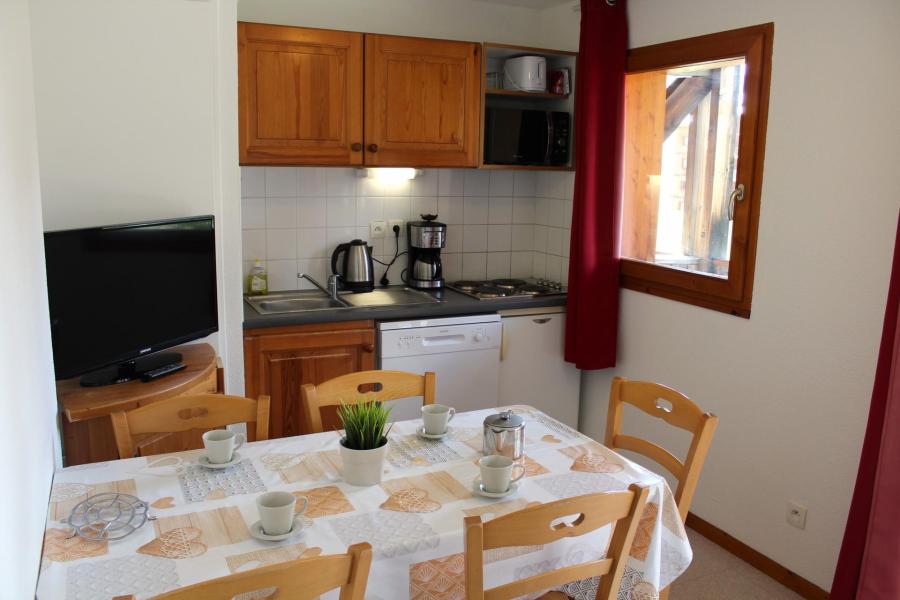 Rent in ski resort 2 room apartment sleeping corner 6 people (GE23) - Les Chalets de SuperD Gentiane - Superdévoluy - Kitchen