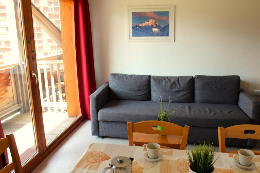 Rent in ski resort 2 room apartment sleeping corner 6 people (GE23) - Les Chalets de SuperD Gentiane - Superdévoluy - Living room