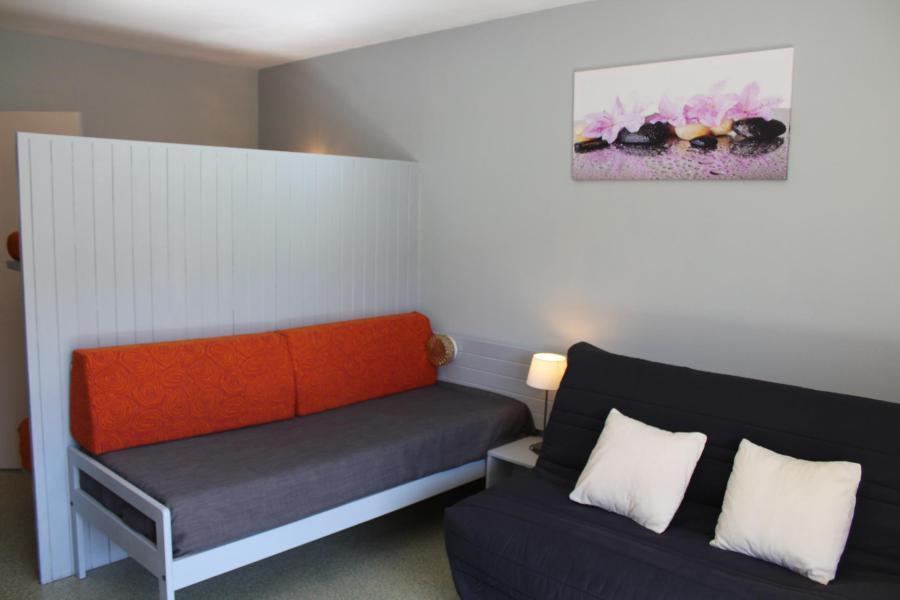 Rent in ski resort Studio sleeping corner 4 people (BA0227S) - Résidence le Bois d'Aurouze - Superdévoluy - Living room
