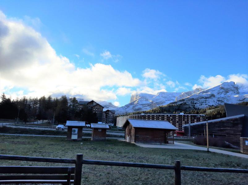 Skiverleih Doppelchalethälfte 3 Zimmer für 6 Personen (L2) - Résidence le Hameau du Puy - Superdévoluy - Terrasse