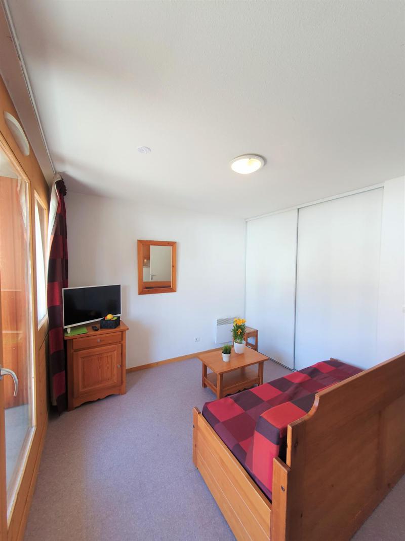 Rent in ski resort 3 room apartment 6 people (TA54) - Résidence les Toits du Dévoluy - Superdévoluy - Living room