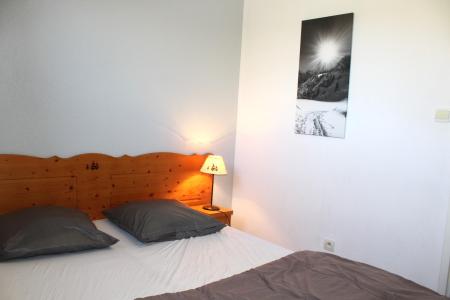 Rent in ski resort 2 room apartment sleeping corner 4 people (CF42) - La Résidence les Chaumettes - Superdévoluy - Bedroom