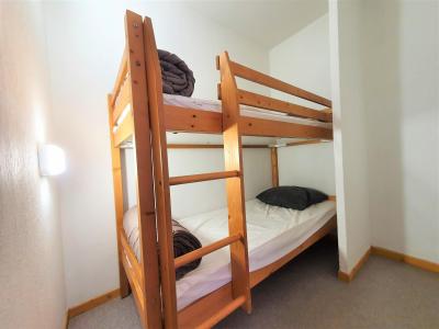 Rent in ski resort 2 room apartment sleeping corner 4 people (CF42) - La Résidence les Chaumettes - Superdévoluy - Bedroom