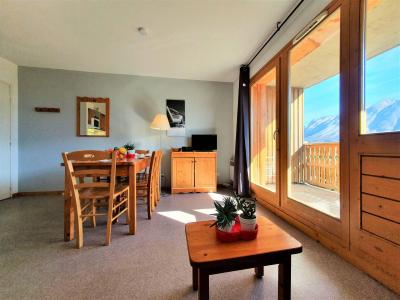 Rent in ski resort 2 room apartment sleeping corner 4 people (CF42) - La Résidence les Chaumettes - Superdévoluy - Living room