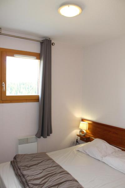 Rent in ski resort 2 room apartment sleeping corner 6 people (CE44) - La Résidence les Chaumettes - Superdévoluy - Bedroom