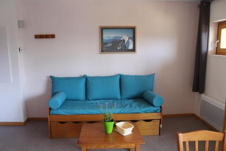 Rent in ski resort 2 room apartment sleeping corner 6 people (CE44) - La Résidence les Chaumettes - Superdévoluy - Living room