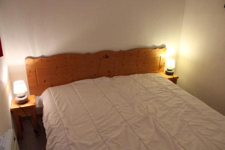 Rent in ski resort 2 room apartment sleeping corner 6 people (CF34) - La Résidence les Chaumettes - Superdévoluy - Bedroom