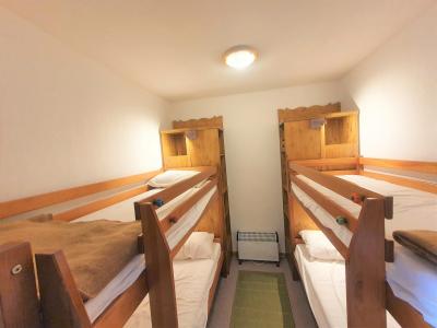 Rent in ski resort 3 room apartment cabin 8 people (CD42) - La Résidence les Chaumettes - Superdévoluy - Bedroom