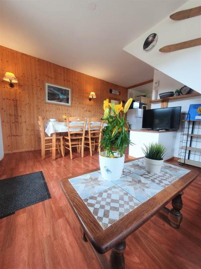 Rent in ski resort 3 room duplex semi-detached chalet 6 people (T2) - Le Hameau du Puy - Superdévoluy - Living room