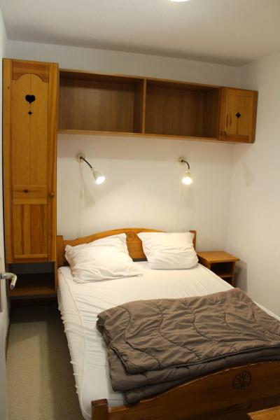 Rent in ski resort 2 room apartment sleeping corner 6 people (EG33) - Les Chalets de SuperD Eglantier - Superdévoluy - Bedroom