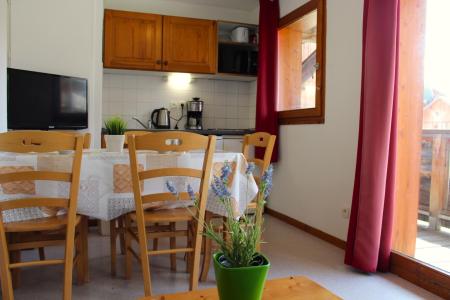 Rent in ski resort 2 room apartment sleeping corner 6 people (GE23) - Les Chalets de SuperD Gentiane - Superdévoluy - Living room