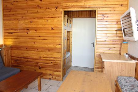 Rent in ski resort Studio sleeping corner 4 people (BA1030N) - Résidence le Bois d'Aurouze - Superdévoluy - Living room