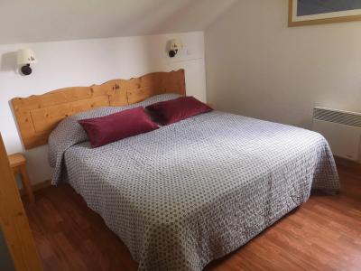 Rent in ski resort 3 room duplex chalet 6 people (H1) - Résidence le Hameau du Puy - Superdévoluy - Bedroom