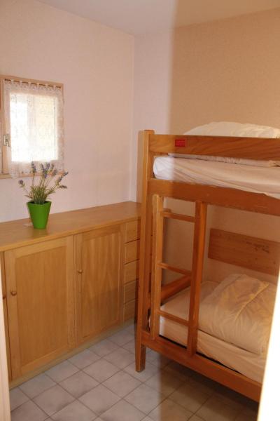 Skiverleih 2-Zimmer-Appartment für 4 Personen (IS0828X) - Résidence les Issarts  - Superdévoluy - Schlafzimmer