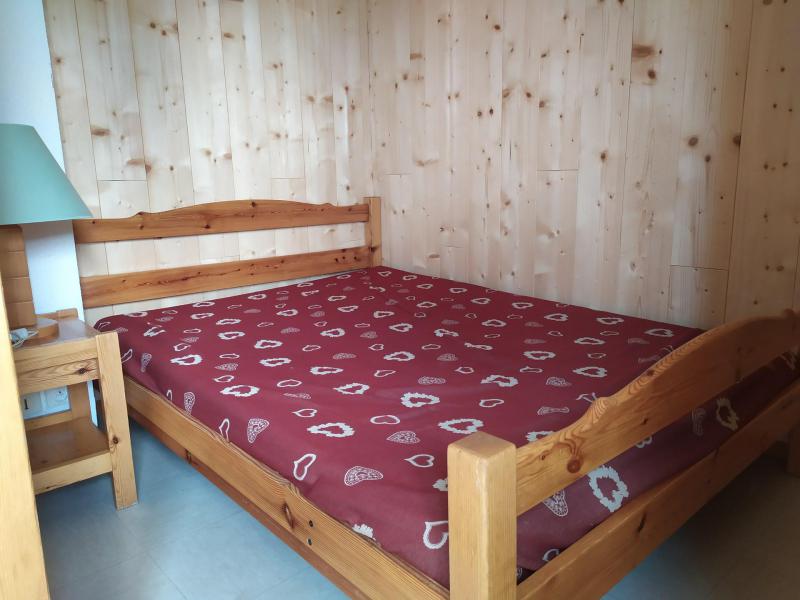 Rent in ski resort 2 room apartment 4 people (A13) - Résidence le Petit Mont Cenis - Termignon-la-Vanoise - Bedroom