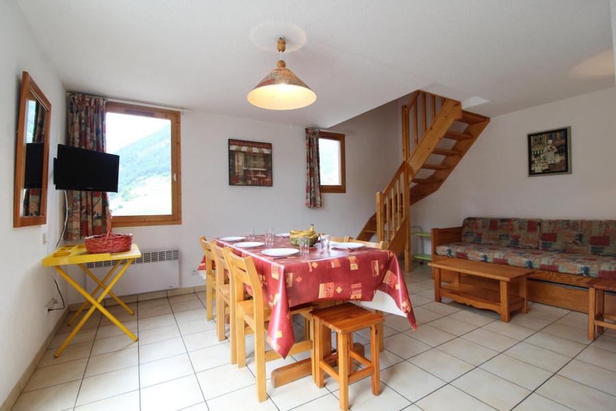 Rent in ski resort 3 room duplex apartment 8 people (B30) - Résidence le Petit Mont Cenis - Termignon-la-Vanoise - Living room