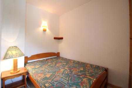 Rent in ski resort 2 room apartment 4 people (A08) - Résidence le Petit Mont Cenis - Termignon-la-Vanoise - Bedroom
