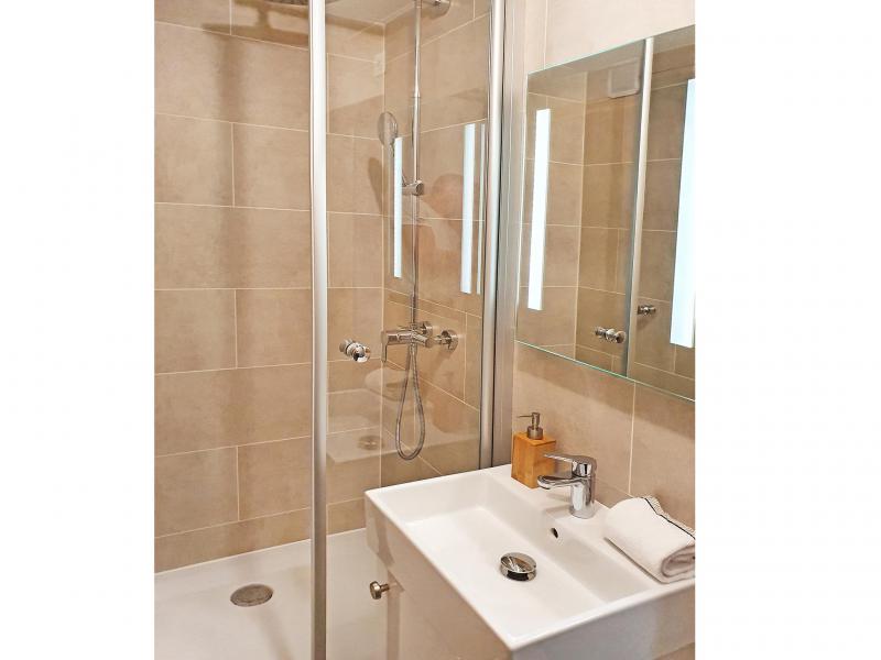 Soggiorno sugli sci Chalet Altitude 1900 - Thyon - Bagno con doccia