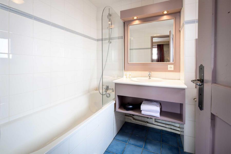 Rent in ski resort Chalet Isabelle - Tignes - Bathroom