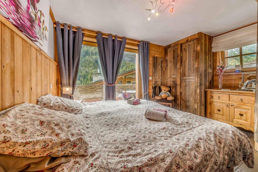 Rent in ski resort 9 room triplex chalet 16 people (CH) - Chalet Iseran - Tignes - Bedroom