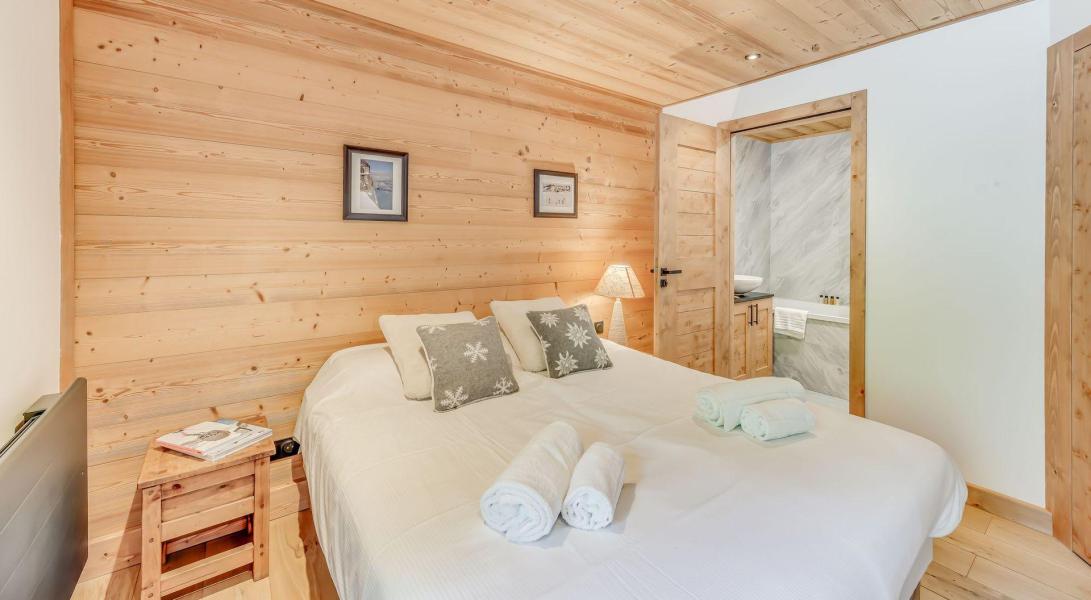 Rent in ski resort 6 room triplex chalet 10 people (CH) - Chalet Napoléon - Tignes - Bedroom