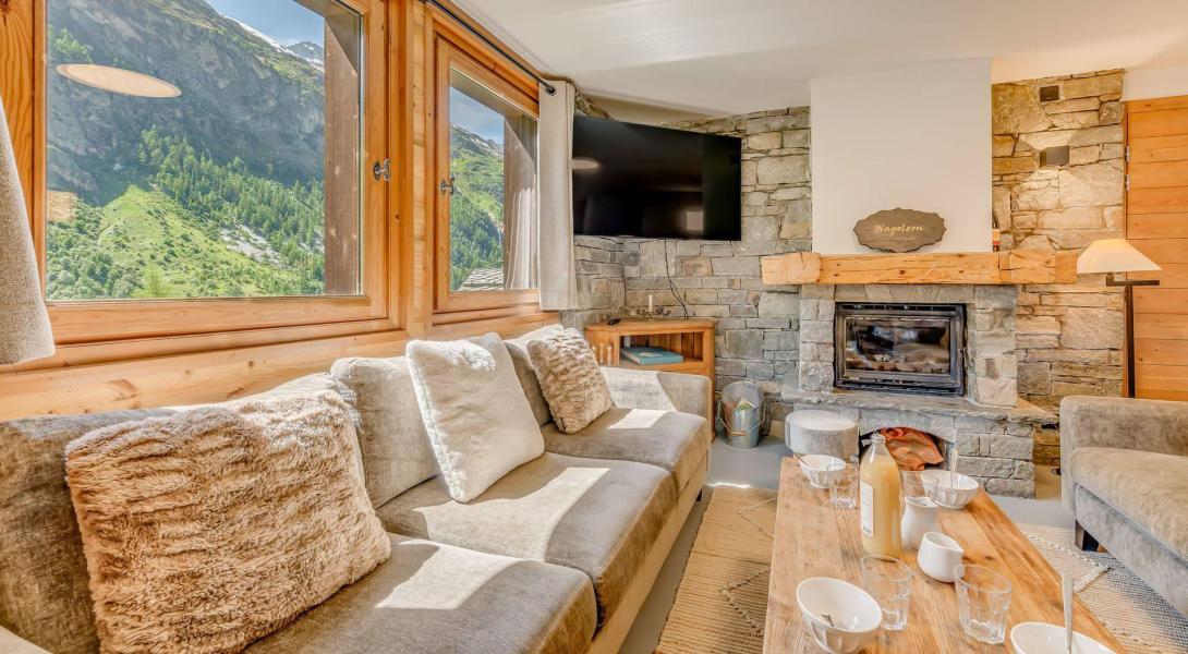 Rent in ski resort 6 room triplex chalet 10 people (CH) - Chalet Napoléon - Tignes - Living room