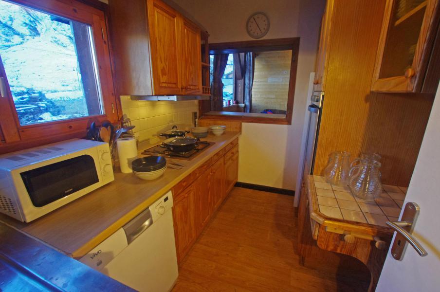 Rent in ski resort 8 room chalet 15 people (CH) - Chalet Pré-Saint-Jacques - Tignes - Kitchenette