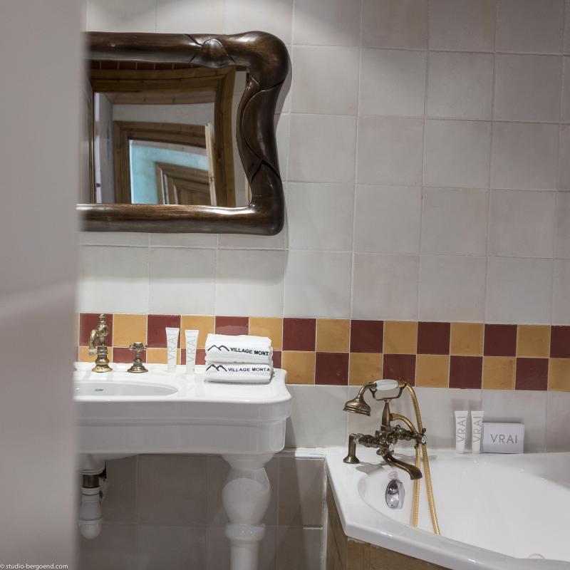 Rent in ski resort Hôtel les Suites du Montana - Tignes - Bathroom