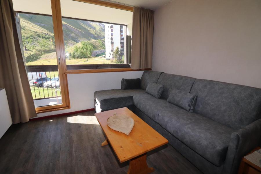 Rent in ski resort 2 room apartment sleeping corner 6 people (160) - La Résidence Home Club - Tignes - Living room