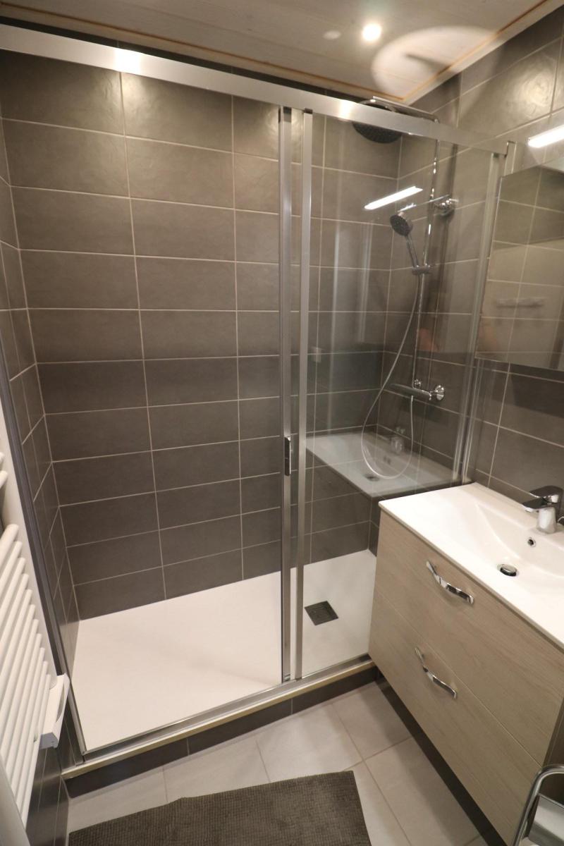 Rent in ski resort Studio 4 people (812) - La Résidence le Bec Rouge - Tignes - Shower room