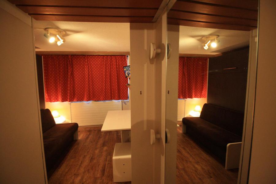 Rent in ski resort Studio 2 people (512CL) - La Résidence le Palafour - Tignes - Living room