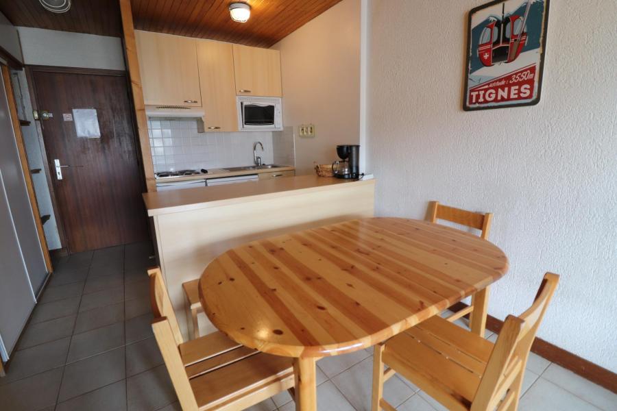 Rent in ski resort 2 room apartment sleeping corner 6 people (A10) - La Résidence les Tufs - Tignes - Kitchen