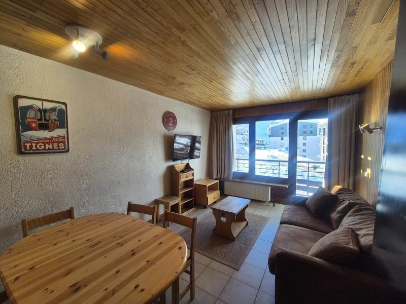 Rent in ski resort 2 room apartment sleeping corner 6 people (A10) - La Résidence les Tufs - Tignes - Living room