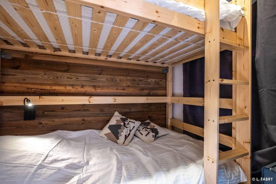 Skiverleih 2-Zimmer-Holzhütte für 4 Personen (1302) - Le Hameau du Borsat 1&2 - Tignes - Offener Schlafbereich