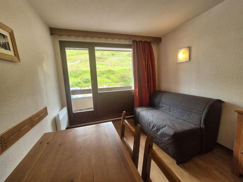 Rent in ski resort Studio 4 people (1110) - Le Hameau du Borsat 1&2 - Tignes - Living room