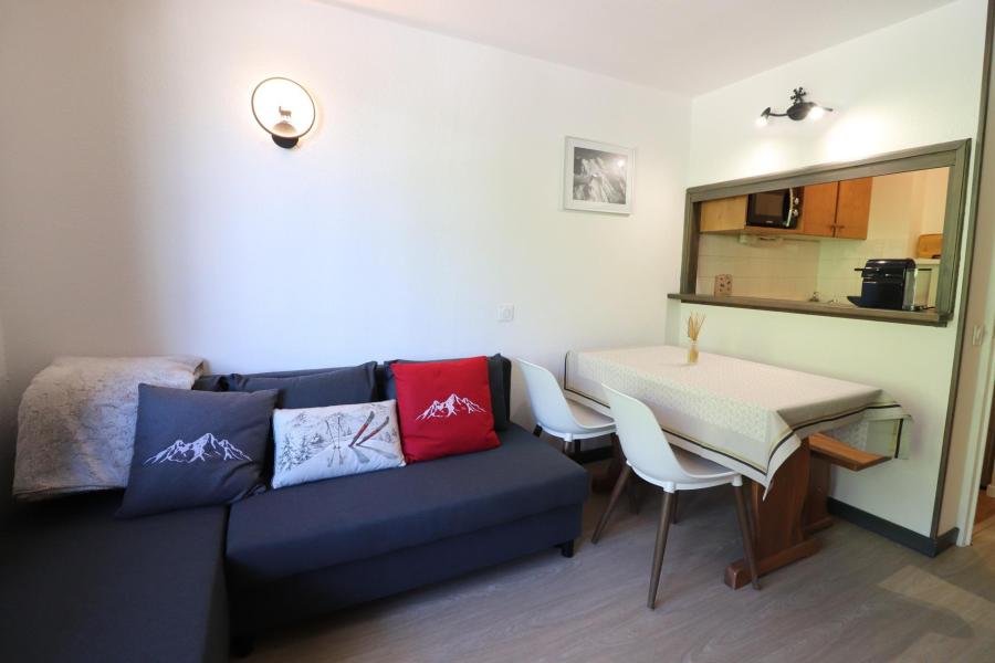 Rent in ski resort Studio cabin 4 people (1214) - Le Hameau du Borsat 1&2 - Tignes - Living room