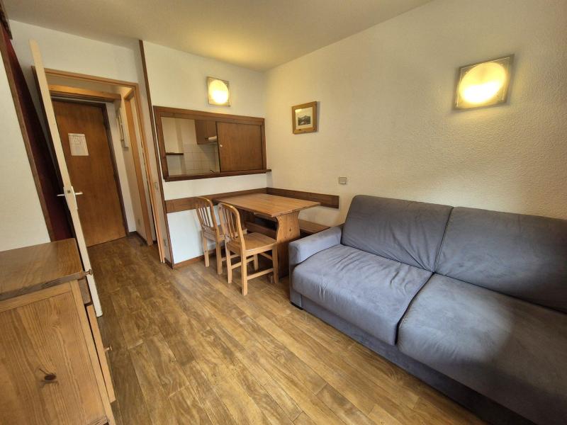 Rent in ski resort Studio cabin 4 people (1301) - Le Hameau du Borsat 1&2 - Tignes - Living room