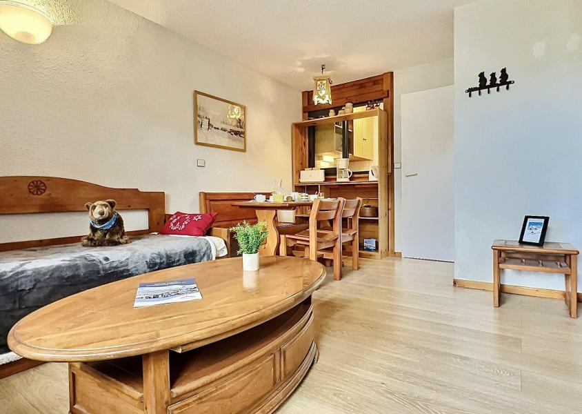 Rent in ski resort Studio cabin 4 people (3010) - Le Hameau du Borsat - Tignes - Living room