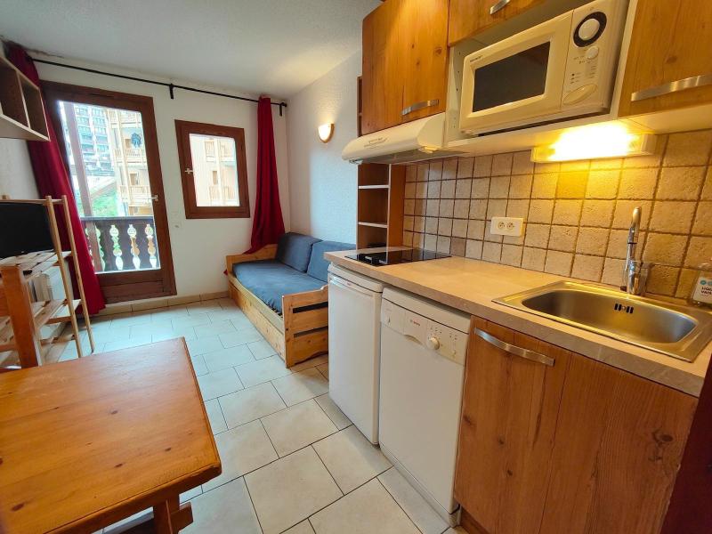 Rent in ski resort Studio sleeping corner 4 people (70) - Résidence Chalet Club IV Blanchot - Tignes - Kitchenette