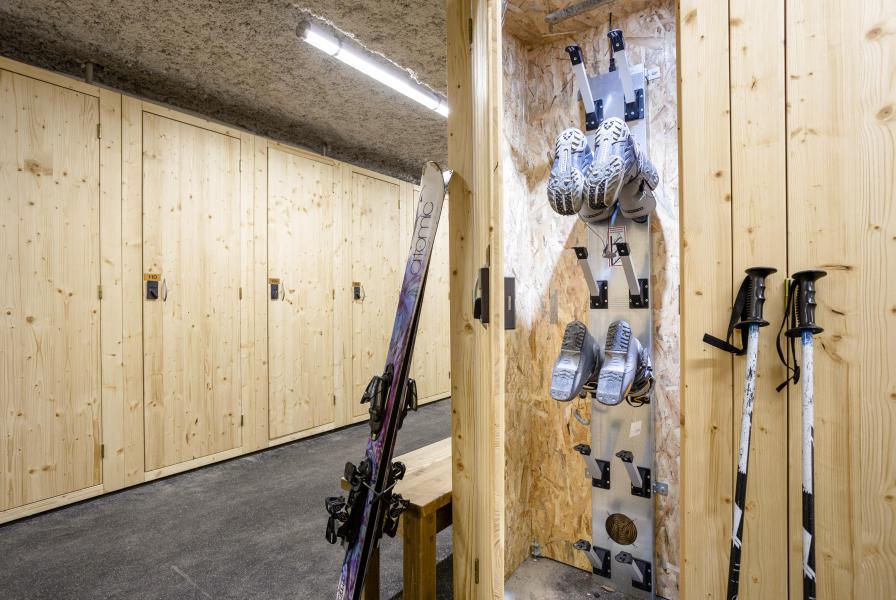 Rent in ski resort Résidence Club MMV L'Altaviva - Tignes - Ski locker