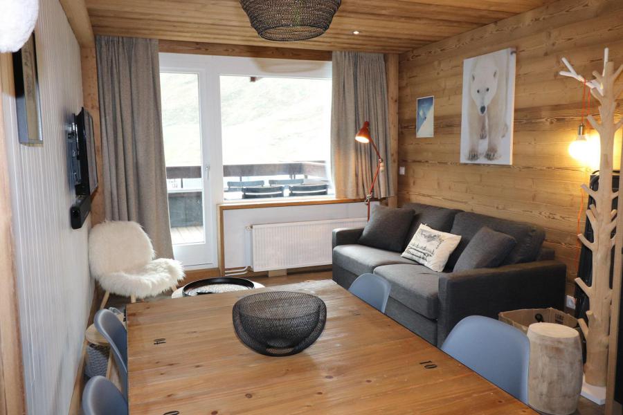Rent in ski resort 2 room apartment sleeping corner 6 people (71) - Résidence Curling A Tour - Tignes - Living room