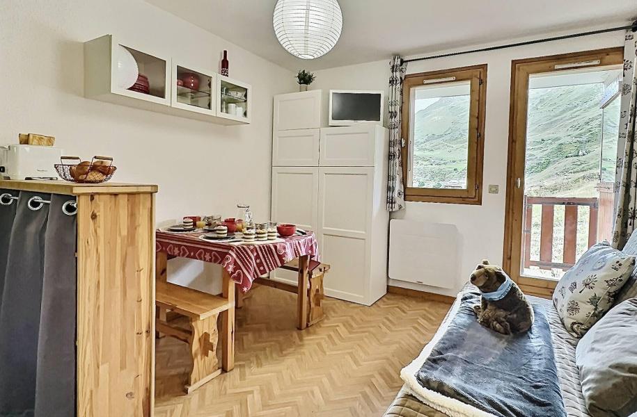 Rent in ski resort Studio cabin 4 people (007) - Résidence Divaria - Tignes - Living room