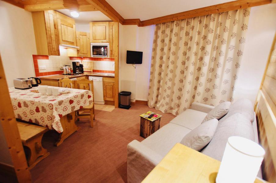 Rent in ski resort 2 room apartment 4 people (1215) - Résidence Hameau du Borsat - Tignes - Living room