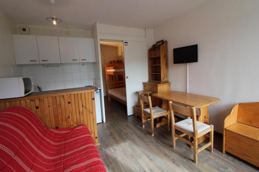 Rent in ski resort Studio sleeping corner 4 people (019CL) - Résidence Home Club 1 - Tignes - Living room