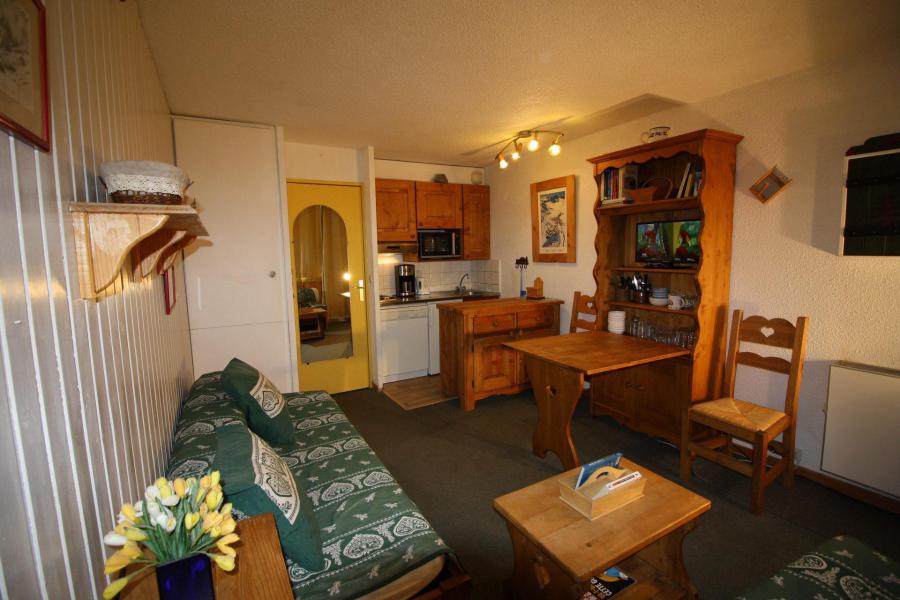 Rent in ski resort Studio sleeping corner 4 people (145CL) - Résidence Home Club 2 - Tignes - Living room