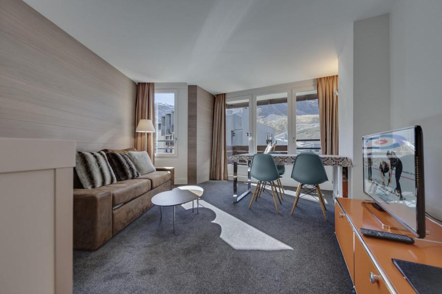 Skiverleih 3-Zimmer-Appartment für 4 Personen (38) - Résidence le Curling A - Tignes - Wohnzimmer