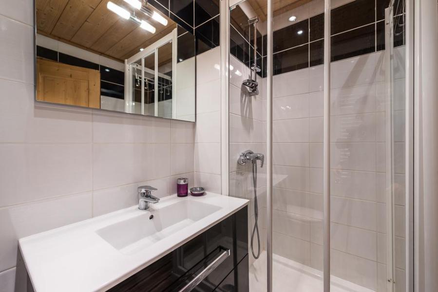 Rent in ski resort Studio 2 people (206) - Résidence Les Chaudes Almes - Tignes - Shower room