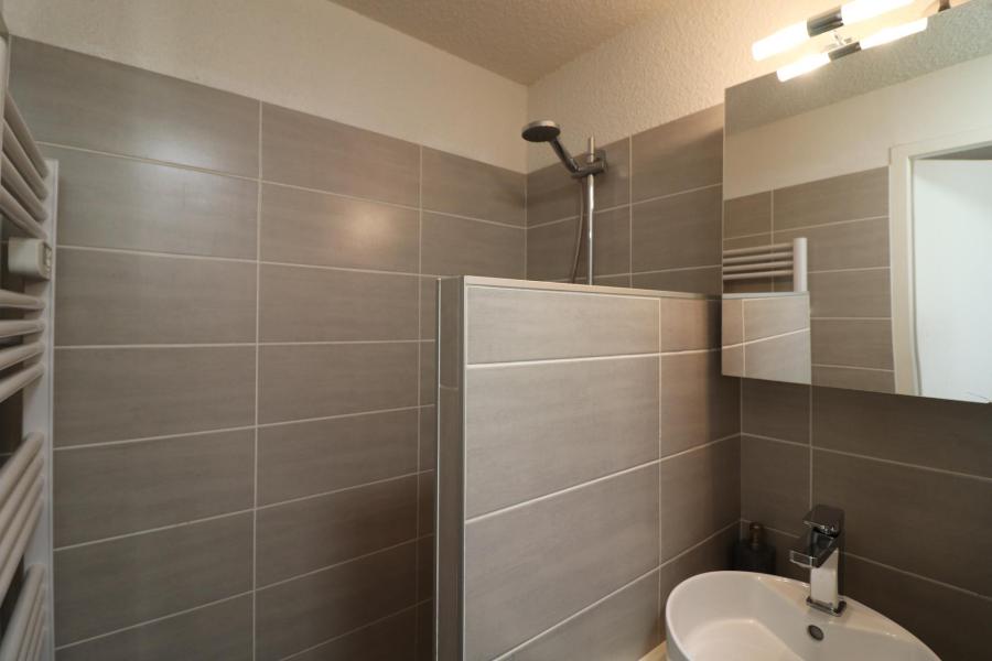 Rent in ski resort Studio cabin 5 people (4) - Résidence les Olympiques - Tignes - Shower room